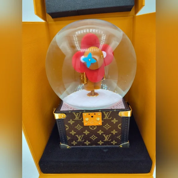 Louis Vuitton Vivienne Snow Globe Trunk Monogram Music Box NIB AUTHENTIC - Picture 5 of 9